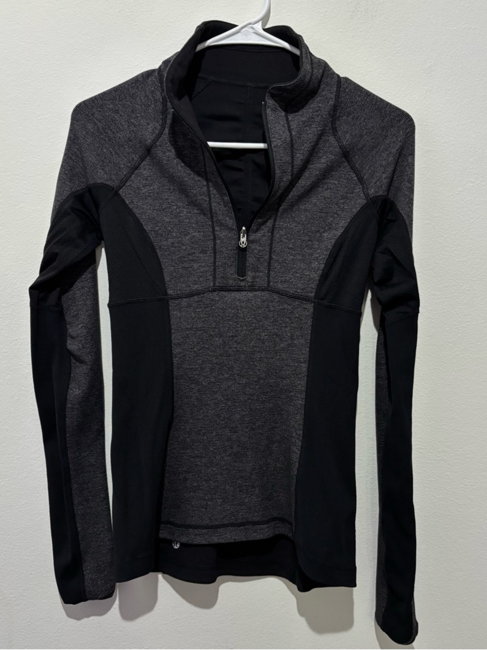 Lululemon Size 4 Reversible Half Zip Long Sleeve